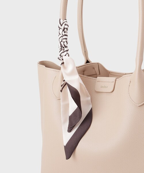 index（インデックス）の「ストライプスカーフ付きトートバッグ【A4サイズ】（トートバッグ・レディース・ベージュ/ブラック・00）」の3枚目の写真