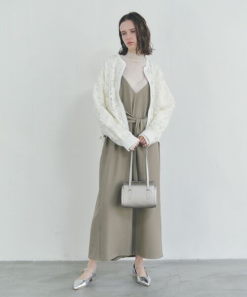 YECCA VECCA（イェッカヴェッカ）の「メリージェーンストラップパンプス（パンプス・レディース・シルバー/アイボリー/ブラック・24.5cm/22.5cm/23.5cm）」の15枚目の写真