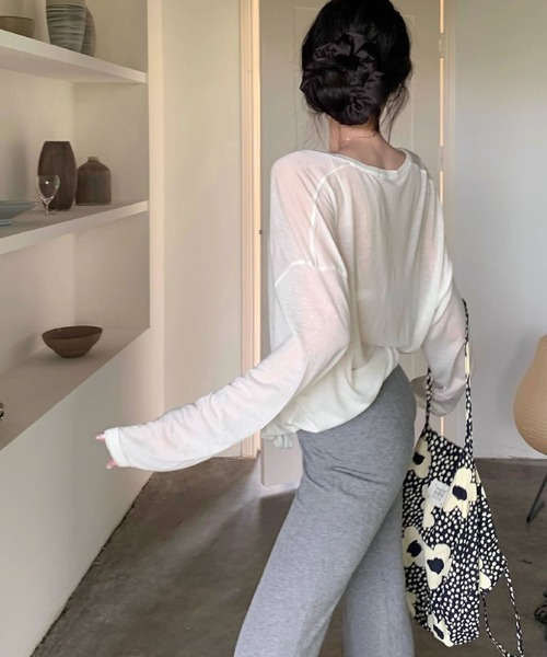 meJane（ミージェーン）の「Vネック シアー長袖カットソートップス（Tシャツ/カットソー・レディース・ホワイト/ブラック・FREE）」の5枚目の写真