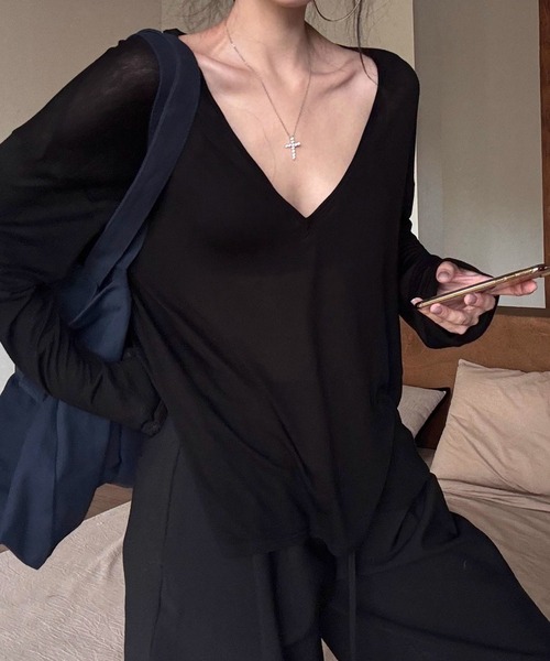 meJane（ミージェーン）の「Vネック シアー長袖カットソートップス（Tシャツ/カットソー・レディース・ホワイト/ブラック・FREE）」の14枚目の写真