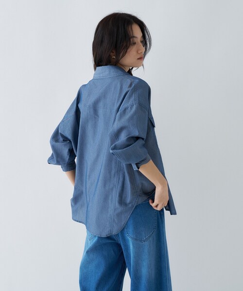 cloenc(クロエンス)の「【マシンウォッシュ】シアーデニムオーバーシャツ(シャツ/ブラウス・レディース・ブルー/ネイビー・02)」の17枚目の写真