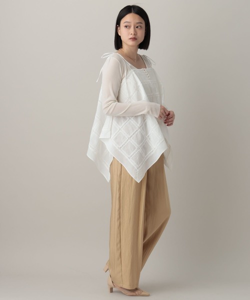 A part by（アパートバイ）の「【着方2WAY】エンブロイダリーマルチキャミブラウス（シャツ/ブラウス・レディース・ブラック/オフホワイト・FREE）」の4枚目の写真