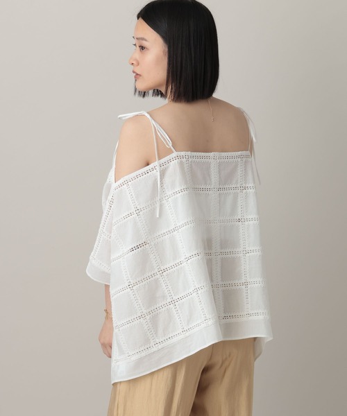 A part by（アパートバイ）の「【着方2WAY】エンブロイダリーマルチキャミブラウス（シャツ/ブラウス・レディース・ブラック/オフホワイト・FREE）」の13枚目の写真