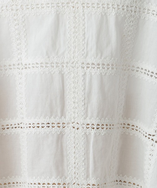 A part by（アパートバイ）の「【着方2WAY】エンブロイダリーマルチキャミブラウス（シャツ/ブラウス・レディース・ブラック/オフホワイト・FREE）」の14枚目の写真