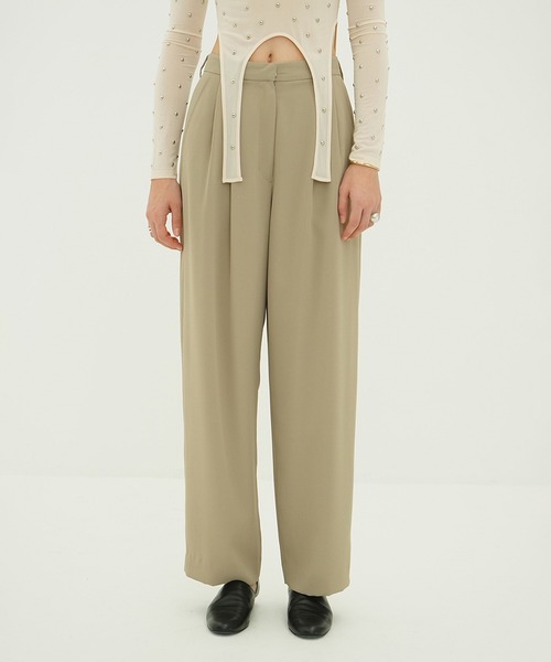 CLANE(クラネ)の「BASIC TUCK PANTS(スラックス・レディース・ベージュ/ブラック・1/0/2)」の8枚目の写真