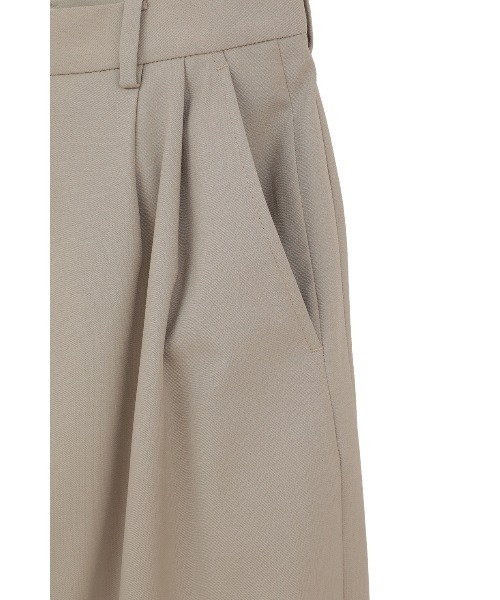 CLANE(クラネ)の「BASIC TUCK PANTS(スラックス・レディース・ベージュ/ブラック・1/0/2)」の17枚目の写真