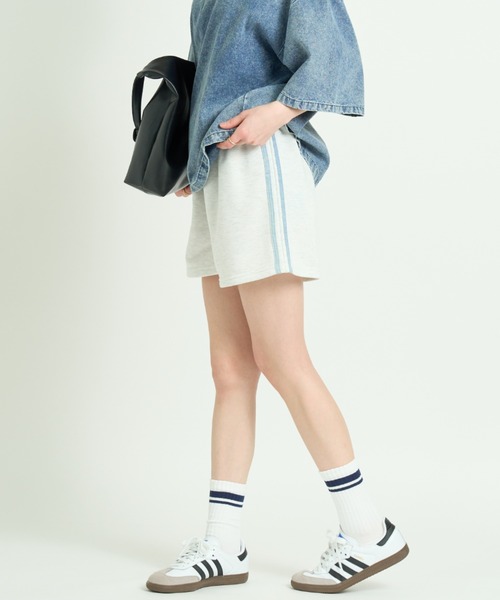 A.D.C.L.(エーディーシーエル)の「デニムサイドライン トラックショートパンツ(その他パンツ・レディース・杢グレー・M/L)」の5枚目の写真