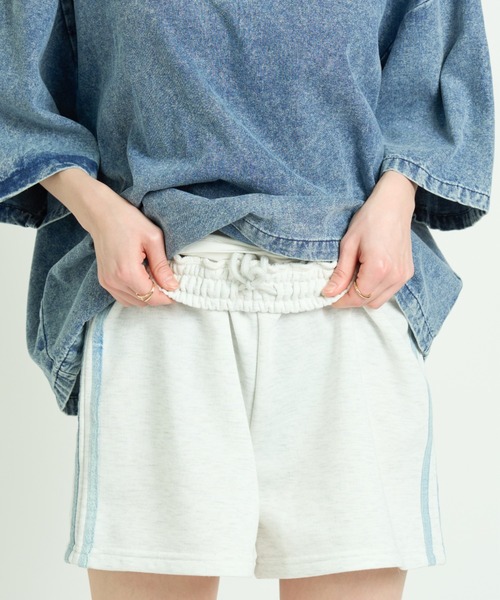 A.D.C.L.(エーディーシーエル)の「デニムサイドライン トラックショートパンツ(その他パンツ・レディース・杢グレー・M/L)」の16枚目の写真