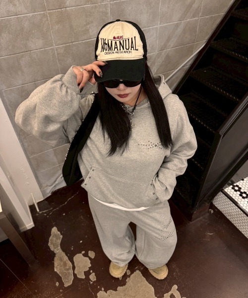 Chikashitsu +(チカシツプラス)の「【Chikashitsu +】studs design overfit hoodie / 【チカシツプラス】スタッズオーバーサイズパーカー(パーカー・メンズ・グレー/ブラック・ONE SIZE)」の17枚目の写真