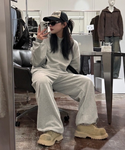 Chikashitsu +(チカシツプラス)の「【Chikashitsu +】studs design overfit hoodie / 【チカシツプラス】スタッズオーバーサイズパーカー(パーカー・メンズ・グレー/ブラック・ONE SIZE)」の18枚目の写真