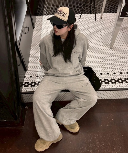 Chikashitsu +(チカシツプラス)の「【Chikashitsu +】studs design overfit hoodie / 【チカシツプラス】スタッズオーバーサイズパーカー(パーカー・メンズ・グレー/ブラック・ONE SIZE)」の19枚目の写真