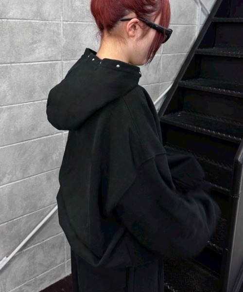Chikashitsu +(チカシツプラス)の「【Chikashitsu +】studs design overfit hoodie / 【チカシツプラス】スタッズオーバーサイズパーカー(パーカー・メンズ・グレー/ブラック・ONE SIZE)」の13枚目の写真