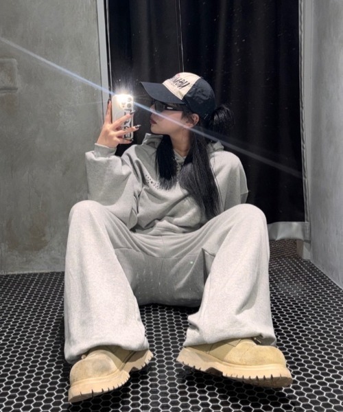 Chikashitsu +(チカシツプラス)の「【Chikashitsu +】studs design overfit hoodie / 【チカシツプラス】スタッズオーバーサイズパーカー(パーカー・メンズ・グレー/ブラック・ONE SIZE)」の20枚目の写真