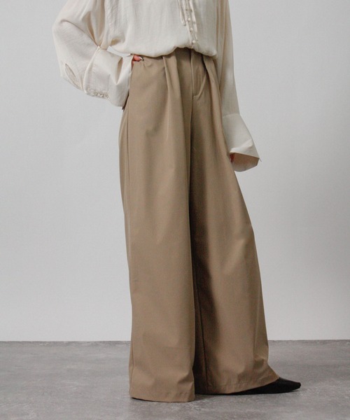 Social GIRL（ソーシャルガール）の「2026SS ハイウエストタックワイドパンツ スラックスパンツ（スラックス・レディース・ベージュ/オフホワイト/ブラック・M/L）」の20枚目の写真