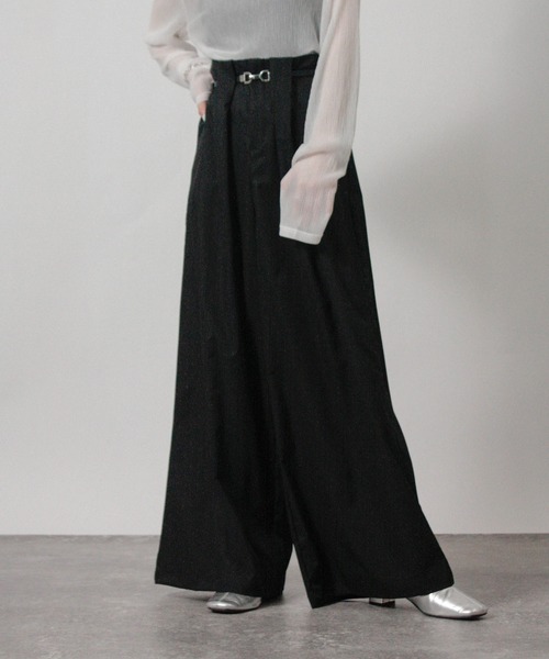Social GIRL（ソーシャルガール）の「2026SS ハイウエストタックワイドパンツ スラックスパンツ（スラックス・レディース・ベージュ/オフホワイト/ブラック・M/L）」の5枚目の写真