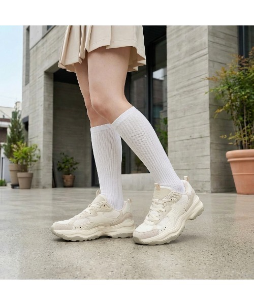 FILA(フィラ)の「WAVY BLOCK / ウェイビーブロック / カジュアルスニーカー(スニーカー・レディース・ベージュ・25.5cm/25.0cm/24.5cm/24.0cm/23.5cm/23.0cm/28.0cm/27.5cm/27.0cm/26.5cm/26.0cm/29.0cm)」の9枚目の写真