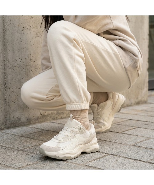 FILA(フィラ)の「WAVY BLOCK / ウェイビーブロック / カジュアルスニーカー(スニーカー・レディース・ベージュ・25.5cm/25.0cm/24.5cm/24.0cm/23.5cm/23.0cm/28.0cm/27.5cm/27.0cm/26.5cm/26.0cm/29.0cm)」の10枚目の写真