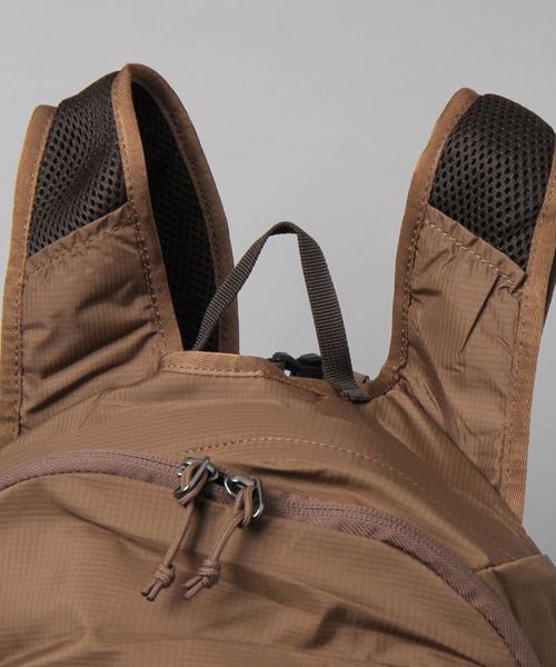 JEANASIS（ジーナシス）の「【SALOMON】TRAILBLAZER 10/657703（バックパック/リュック・レディース・ブラウン/ブラック・FREE）」の19枚目の写真