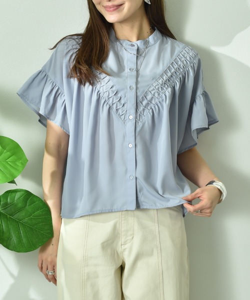 INTERPLANET（インタープラネット）の「Ｖ切替タックデシンブラウス（シャツ/ブラウス・レディース・サックスブルー/ブラック/オフホワイト・FREE）」の3枚目の写真