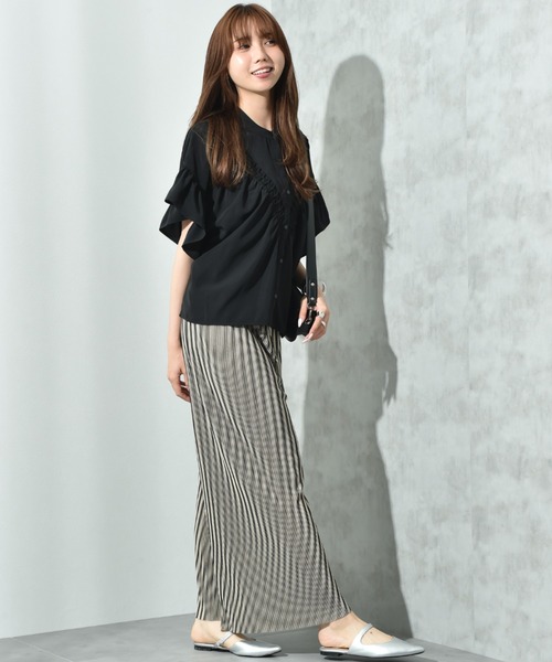 INTERPLANET（インタープラネット）の「Ｖ切替タックデシンブラウス（シャツ/ブラウス・レディース・サックスブルー/ブラック/オフホワイト・FREE）」の12枚目の写真