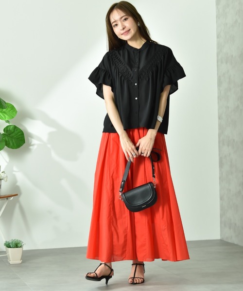 INTERPLANET（インタープラネット）の「Ｖ切替タックデシンブラウス（シャツ/ブラウス・レディース・サックスブルー/ブラック/オフホワイト・FREE）」の18枚目の写真