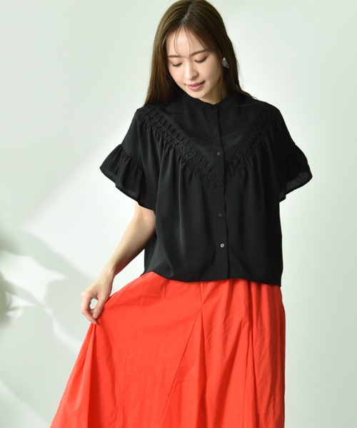 INTERPLANET（インタープラネット）の「Ｖ切替タックデシンブラウス（シャツ/ブラウス・レディース・サックスブルー/ブラック/オフホワイト・FREE）」の19枚目の写真