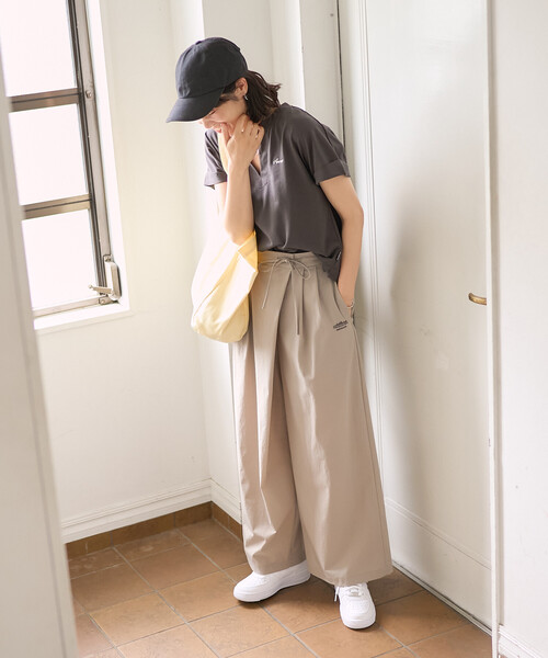 NIKE(ナイキ)の「NIKE/ナイキ ナイキ ウィメンズ エア フォース 1 07(スニーカー・レディース・ブラック/ホワイト・24.5cm/24.0cm/23.5cm)」の6枚目の写真