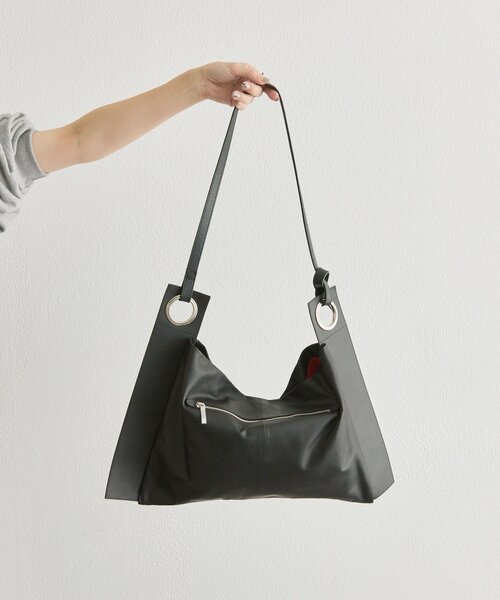 ear PAPILLONNER（イアパピヨネ）の「【kawa-kawa(カワカワ)】NO1557 0.8ハトメショルダーバッグ（ショルダーバッグ・レディース・ブラック・FREE）」の4枚目の写真