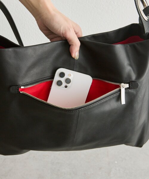 ear PAPILLONNER（イアパピヨネ）の「【kawa-kawa(カワカワ)】NO1557 0.8ハトメショルダーバッグ（ショルダーバッグ・レディース・ブラック・FREE）」の8枚目の写真