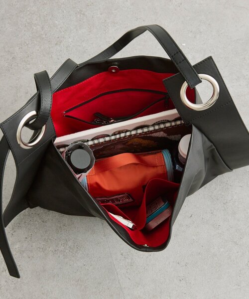 ear PAPILLONNER（イアパピヨネ）の「【kawa-kawa(カワカワ)】NO1557 0.8ハトメショルダーバッグ（ショルダーバッグ・レディース・ブラック・FREE）」の9枚目の写真