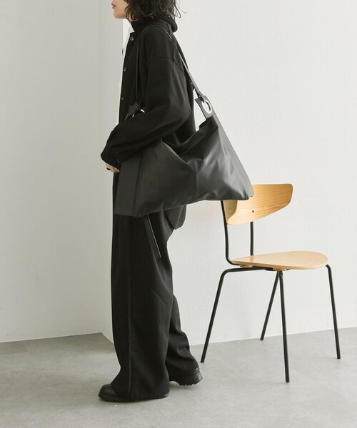 ear PAPILLONNER（イアパピヨネ）の「【kawa-kawa(カワカワ)】NO1557 0.8ハトメショルダーバッグ（ショルダーバッグ・レディース・ブラック・FREE）」の11枚目の写真