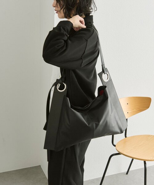 ear PAPILLONNER（イアパピヨネ）の「【kawa-kawa(カワカワ)】NO1557 0.8ハトメショルダーバッグ（ショルダーバッグ・レディース・ブラック・FREE）」の13枚目の写真