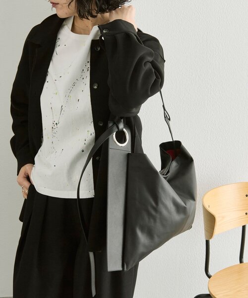 ear PAPILLONNER（イアパピヨネ）の「【kawa-kawa(カワカワ)】NO1557 0.8ハトメショルダーバッグ（ショルダーバッグ・レディース・ブラック・FREE）」の15枚目の写真