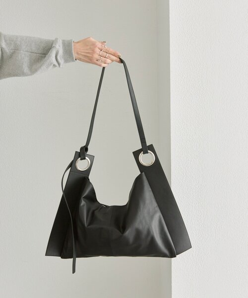 ear PAPILLONNER（イアパピヨネ）の「【kawa-kawa(カワカワ)】NO1557 0.8ハトメショルダーバッグ（ショルダーバッグ・レディース・ブラック・FREE）」の17枚目の写真