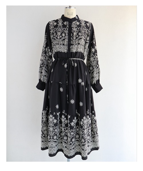 cawaii(カワイイ)の「(黒)装飾柄ティアードミディアムワンピース(紐リボン付き)(ワンピース・レディース・ブラック・FREE)」の12枚目の写真