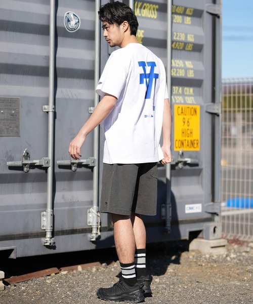 NEW ERA(ニューエラ)の「NEW ERA/ニューエラ 半袖 Tシャツ バックプリント コットン Upside Down ロサンゼルス・ドジャース(Tシャツ/カットソー・メンズ・ホワイト/ブラック・XL/XXL/M/L)」の6枚目の写真