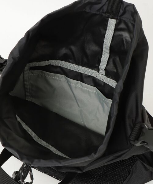 karrimor(カリマー)の「grab mini carry(エコバッグ/サブバッグ・メンズ・ネイビー/ライトグレー系/ブラック・FREE)」の7枚目の写真