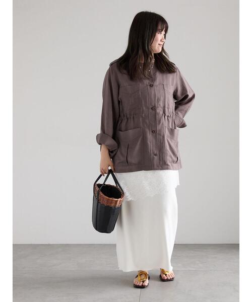 Te chichi(テチチ)の「ノーカラーサファリジャケット《2026 spring catalog item》(ノーカラージャケット・レディース・ベージュ/ネイビー/ブラウン・F)」の9枚目の写真