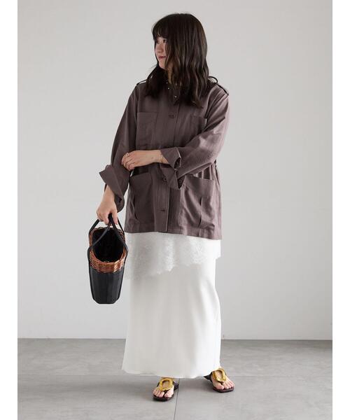 Te chichi(テチチ)の「ノーカラーサファリジャケット《2026 spring catalog item》(ノーカラージャケット・レディース・ベージュ/ネイビー/ブラウン・F)」の10枚目の写真