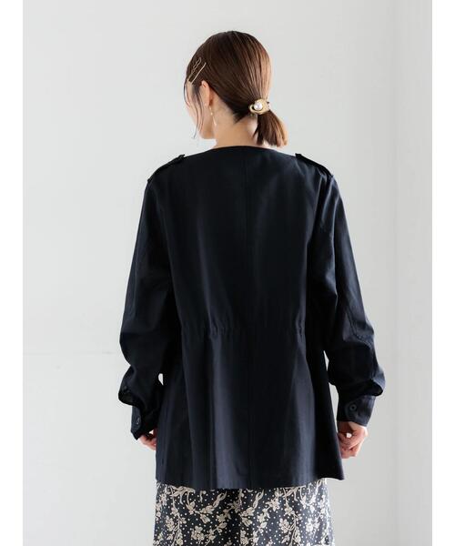 Te chichi(テチチ)の「ノーカラーサファリジャケット《2026 spring catalog item》(ノーカラージャケット・レディース・ベージュ/ネイビー/ブラウン・F)」の12枚目の写真