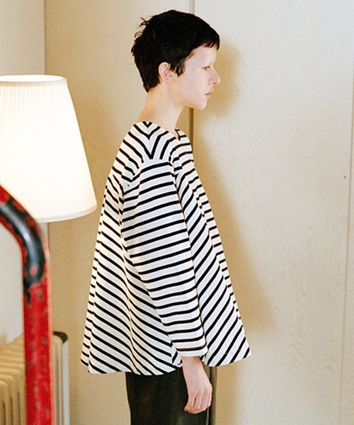 studio CLIP（スタディオクリップ）の「【SUNAOKUWAHARA】タックフレアプルオーバー（Tシャツ/カットソー・レディース・その他2/その他1/ブルー・FREE）」の4枚目の写真