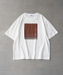 SINSS（シンス）の「Graphic compact T-shirt / グラフィックコンパクトTシャツ（Tシャツ/カットソー）」
