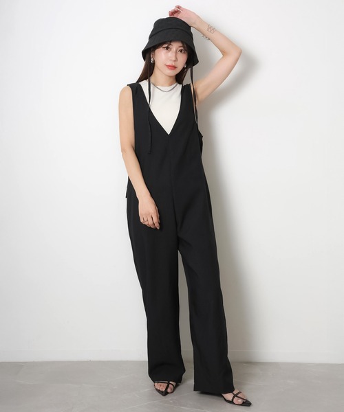 Riberry(リベリー)の「Vネックサロペット(サロペット/オーバーオール・レディース・ブラック・FREE)」の12枚目の写真