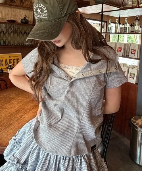 RAY CASSIN（レイカズン）の「デザイン切り替えフードヘンリーネック半袖Tシャツ（Tシャツ/カットソー・レディース・キナリ/グレー/ブラック/アイボリー・FREE）」の4枚目の写真