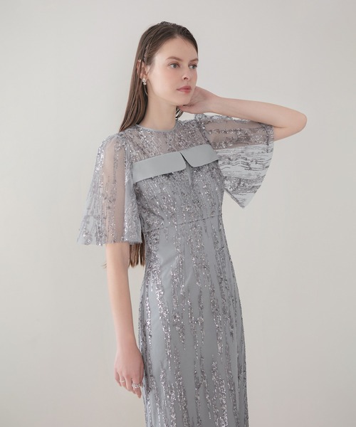 Leja（レジャ）の「【LEJA】デコルテデザインフレアスリーブスパンコールIラインワンピースドレス美脚効果結婚式 パーティードレス 成人式 二次会 同窓会 お呼ばれ オケージョン 20代 30代（ドレス・レディース・ブラック/グレー・SMALL/MEDIUM）」の13枚目の写真