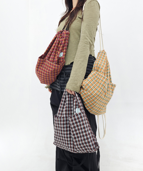 SONNETOFNIGHT(ソネットオブナイト)の「チューリップ刺繍ストリングバックパックボブサンバッグ(3カラー)(バックパック/リュック・レディース・ブラック/バーガンディー/マスタード・FREE)」の8枚目の写真