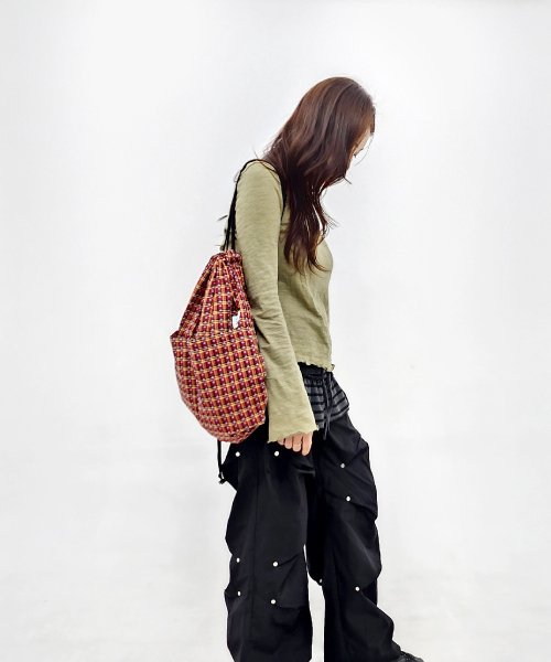 SONNETOFNIGHT(ソネットオブナイト)の「チューリップ刺繍ストリングバックパックボブサンバッグ(3カラー)(バックパック/リュック・レディース・ブラック/バーガンディー/マスタード・FREE)」の10枚目の写真