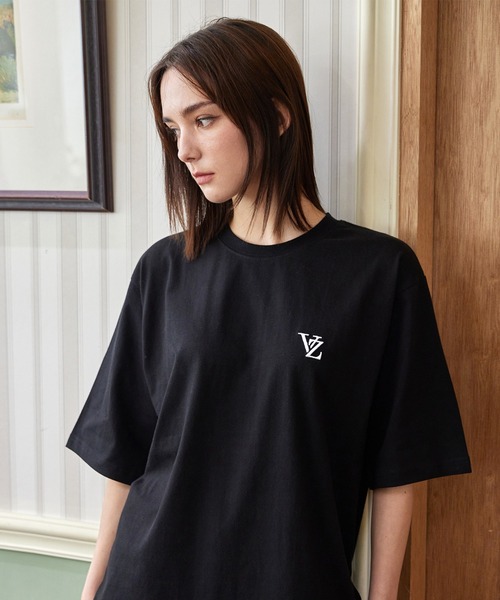 VARZAR Seasonal Graphic & Logo T — арт‑ворк дизайн, виниловая刺繍 поло‑футболка