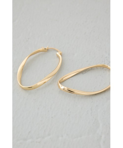 AZUL by moussy(アズールバイマウジー)の「オーバルフープピアス(ピアス(両耳用)・レディース・シルバー/ゴールド系その他・FREE)」の11枚目の写真