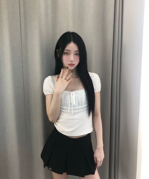 ILLIGO(イリゴ)の「ロジレーススクエアネックTシャツホワイト(Tシャツ/カットソー・レディース・その他・OS)」の6枚目の写真